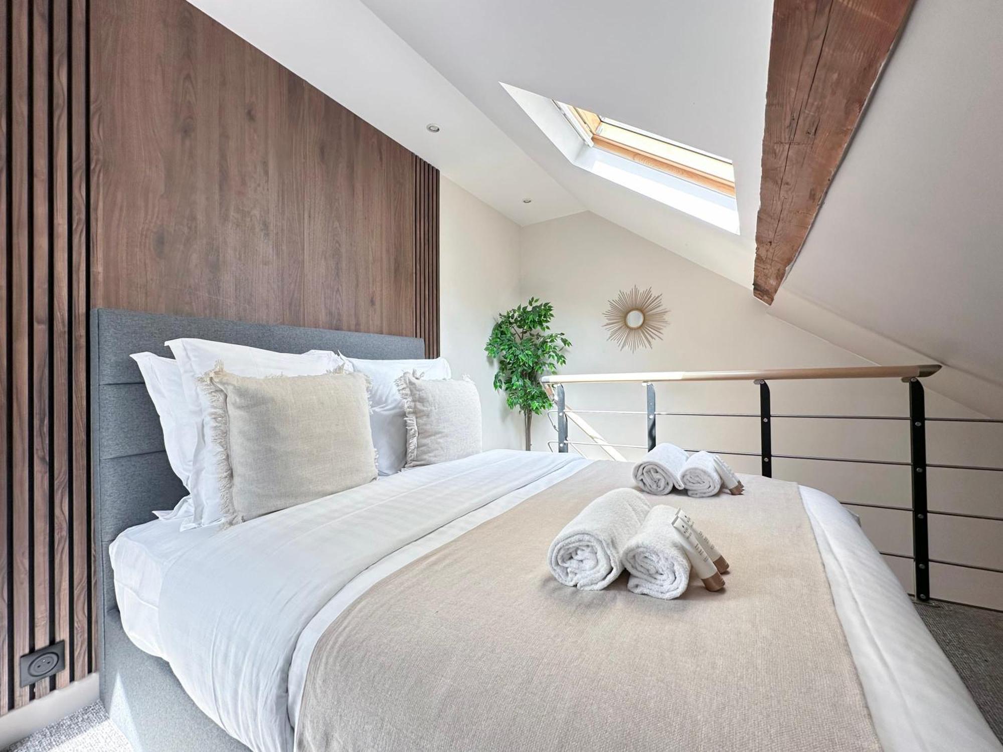 Stylish & Chic Duplex Near Eiffel Tower Apartment Paris Exterior photo